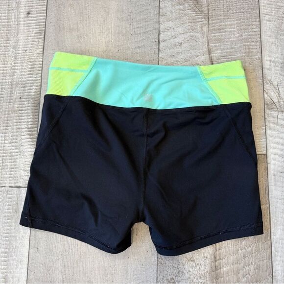 Victorias Secret Sport Supermodel Short - Picture 3 of 4